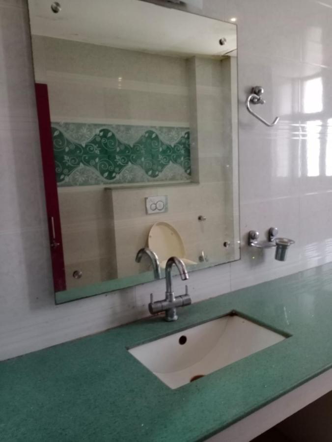 Hotel Chandrawali By Wb Inn Ballia エクステリア 写真