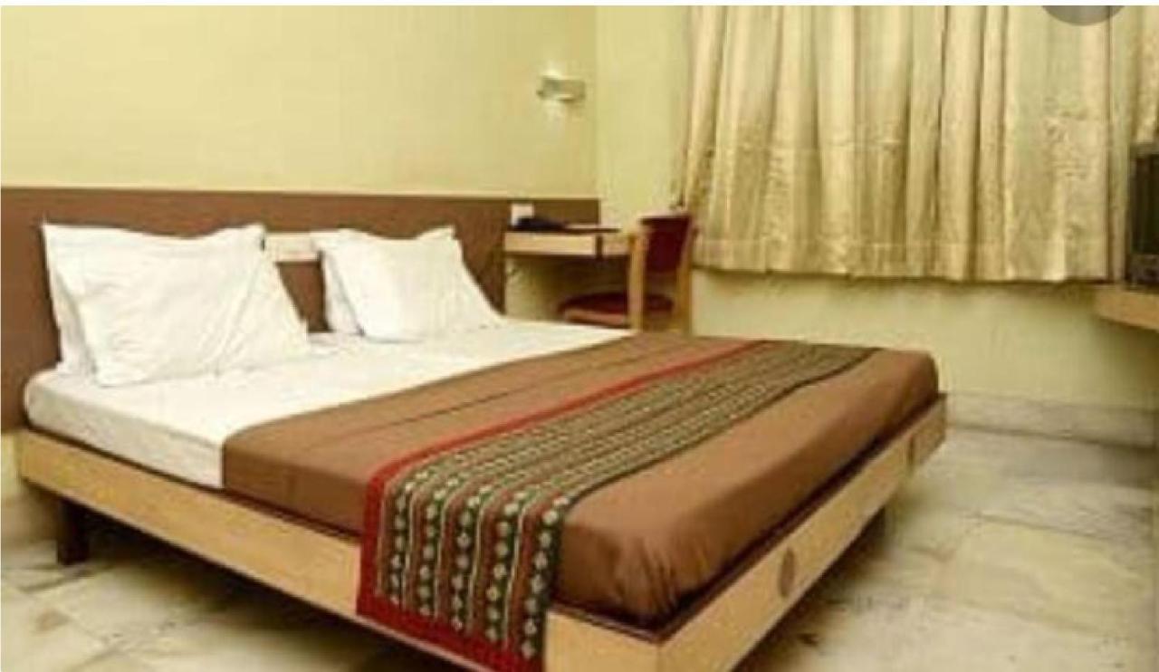 Hotel Chandrawali By Wb Inn Ballia エクステリア 写真