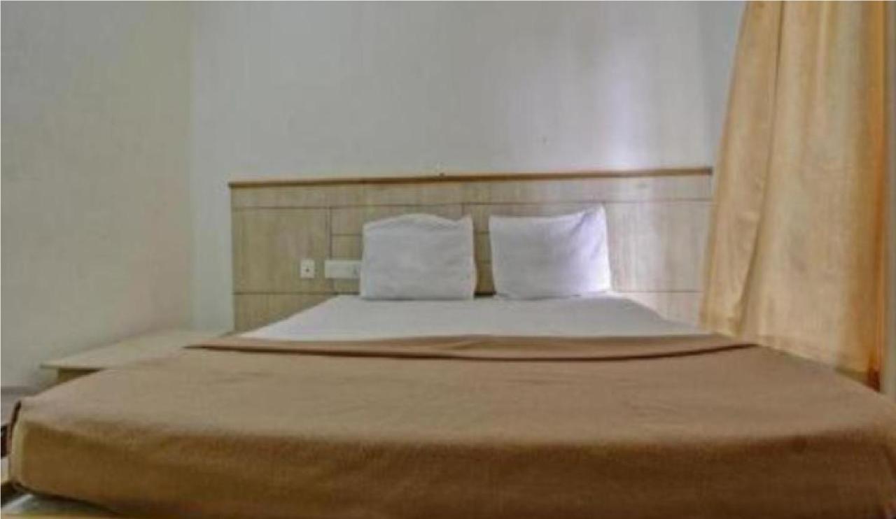 Hotel Chandrawali By Wb Inn Ballia エクステリア 写真